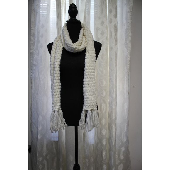 Old Navy Scarf  77 inches Cream 100% Acrylic - Picture 3 of 8